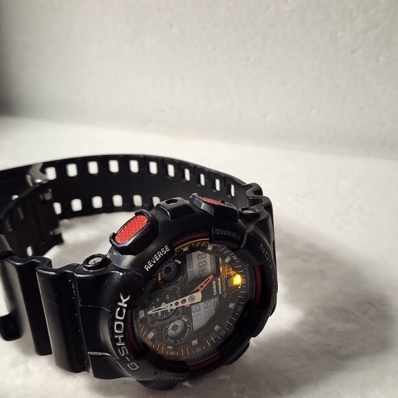 Casio G Shock black and red GA 100 - Picture 6 of 10
